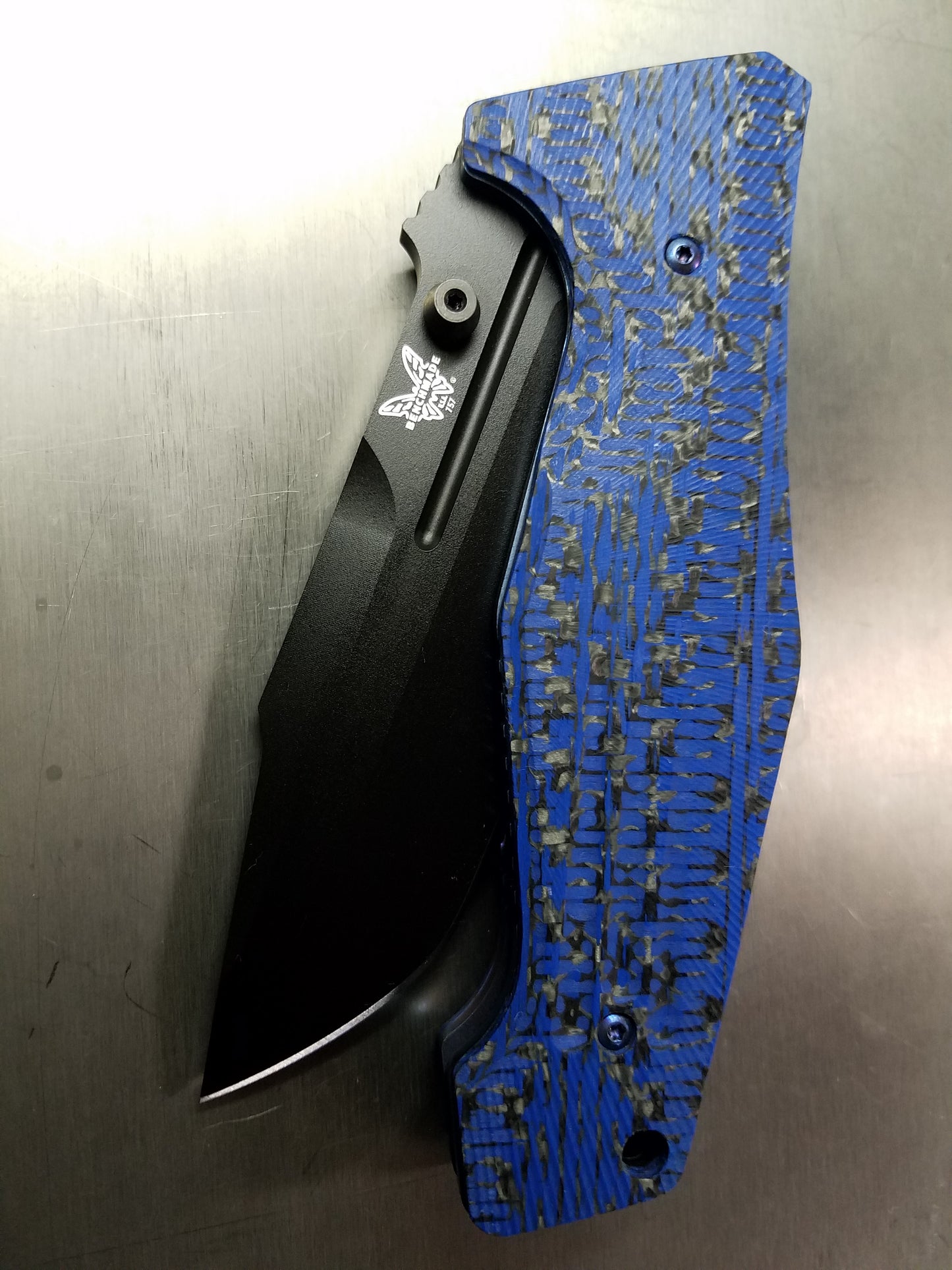BENCHMADE VICAR SCALES