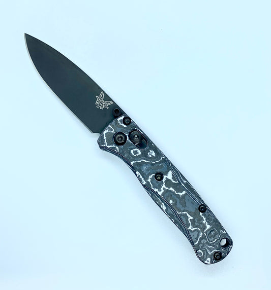 Benchmade 533BK-1 Mini Bugout w/ Urban Frost Carbon Fiber Carve Scales-Knife Package