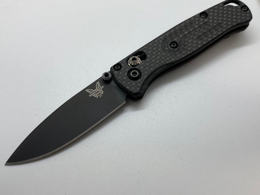 BENCHMADE 533-BK 1 MINI BUGOUT KNIFE PACKAGE - CLASSIC SCALES- CARBON FIBER